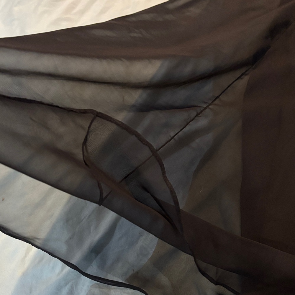 Chic Black Maxi Skirt - Picture 4 of 6